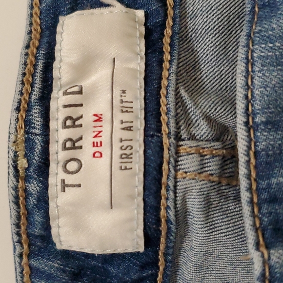 Torrid Slim boot light wash jeans 29” inseam - Picture 9 of 13